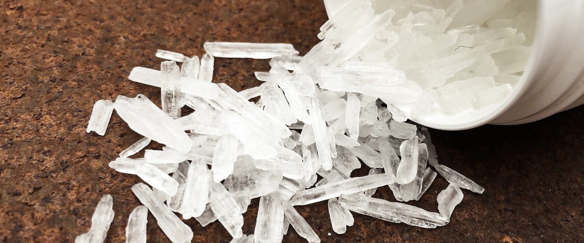 Can smoking meth cause stomach problems?